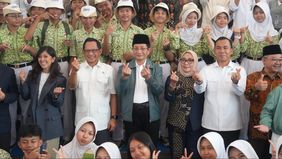 Dalam pidatonya, Menteri Agama menekankan pentingnya kehadiran nilai-nilai agama dalam mendampingi anak-anak menjelajahi dunia digital. Ia menyampaikan pesan sederhana kepada para pelajar untuk selalu memilih konten yang membawa manfaat dan menjauhi 