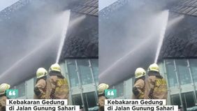 Kebakaran terjadi pada lantai 4–5, sebuah gedung di Jalan Gunung Sahari, Kelurahan Ancol, Kecamatan Pademangan, Jakarta Utara.