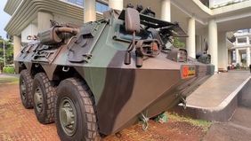 Kendaraan taktis TNI terparkir di dalam kompleks Gedung Kejagung