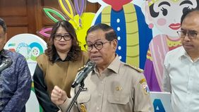 Gubernur DKI Jakarta, Pramono Anung mengatakan semua transportasi umum di Jakarta akan bertarif Rp80 di tanggal 17 Agustus 2025.