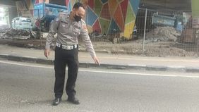 Seorang pengendara sepeda motor berinisial LCA (24) mengalami kecelakaan tunggal hingga terjatuh dari Flyover Grogol, kawasan Grogol Petamburan, Jakarta Barat, pada Selasa 5 Agustus 2025.