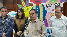 Gubernur DKI Jakarta, Pramono Anung menunjuk Julius Sutjiadi yang sebelumnya menjabat sebagai Direktur Keuangan PT Food Station Tjipinang Jaya, sebagai Pelaksana Tugas (Plt) Direktur Utama perusahaan tersebut.