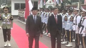 Menteri Pertahanan Republik Indonesia, Sjafrie Sjamsoeddin, menerima kunjungan resmi Menteri Pertahanan Singapura, Chan Chun Sing, di kantor Kementerian Pertahanan RI yang berlokasi di Jakarta Pusat pada hari Selasa, 5 Agustus 2025.
