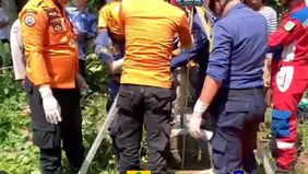 Sebelum ditemukan, ternyata korban sudah 3 hari menghilang. Lalu ada tetangga yang mencium aroma tidak sedap dari dalam sumur dan mendapati korban sudah tidak bernyawa. Keluarga korban langsung melaporkan kejadian kepada BPBD Kab. Bogor yang selanjut