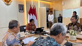 Menteri Kehutanan (Menhut) Raja Juli Antoni menegaskan bahwa pembangunan fasilitas pariwisata di Pulau Padar, yang termasuk dalam kawasan Taman Nasional Komodo, tidak akan berdampak negatif terhadap lingkungan maupun habitat komodo.