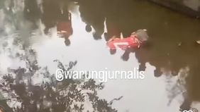 Polres Metro Penjaringan Jakarta Utara bakal mendalami penyebab kemarina pria berinisial MY (22) yang ditemukan tewas mengabnag di sebuah kali di Belakang Mall Emporium, Jalan Pluit Karang, Penjaringan, Jakarta Utara pada Jumat pagi, 8 Agustus 2025.