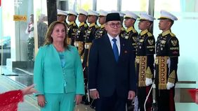Presiden Republik Peru, Dina Ercilia Boluarte Zegarra, tiba di Indonesia pada Minggu sore, 10 Agustus 2025 melalui Bandara Internasional Soekarno-Hatta, Tangerang, Banten. Kunjungan ini dijadwalkan untuk melakukan pertemuan dengan Presiden Prabowo Su