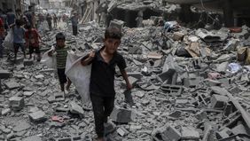 Di tengah krisis kelaparan, warga Gaza juga harus berjuang keras untuk mendapatkan air minum maupun mencuci