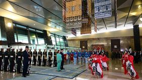 Presiden Republik Peru, Dina Ercilia Boluarte Zegarra, tiba di Indonesia pada Minggu sore, 10 Agustus 2025, untuk memulai rangkaian kunjungan kenegaraan.