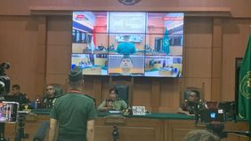 Pengadilan Militer I-04 Palembang menjatuhkan vonis tiga tahun enam bulan penjara disertai pemecatan dari dinas militer kepada Peltu Yun Heri Lubis, yang terbukti menjadi pengelola arena judi sabung ayam di Kabupaten Way Kanan, Lampung.