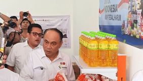 Menteri Koperasi dan UKM Budi Arie Setiadi menegaskan bahwa kehadiran Koperasi Desa Merah Putih (KDMP) berperan penting dalam memangkas panjangnya mata rantai distribusi kebutuhan masyarakat, sehingga harga barang menjadi lebih terjangkau.