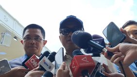 Menteri Sekretaris Negara Prasetyo Hadi menyampaikan imbauan kepada masyarakat yang akan menghadiri Upacara Peringatan HUT ke-80 Kemerdekaan Republik Indonesia di Istana Merdeka agar melakukan penukaran undangan secara bertahap. 