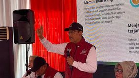 Menteri Sosial (Mensos) Saifullah Yusuf menjelaskan bahwa kurikulum Sekolah Rakyat dirancang untuk mengintegrasikan pendidikan akademik, pembentukan karakter, serta pelatihan keterampilan yang disesuaikan dengan bakat dan minat siswa. 