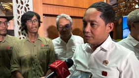 Di Jakarta, Menteri Kehutanan Raja Juli Antoni mengumumkan penerapan standar operasional prosedur (SOP) baru pendakian di Gunung Rinjani sebagai percontohan. Aturan ini akan direplikasi ke seluruh taman nasional dan taman wisata alam di Indonesia.