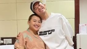 Anwar Bab terlihat sangat kehilangan usai ditinggal sang sahabat Mpok Alpa yang meninggal dunia karena sakit kanker.