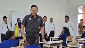  Agus Harimurti Yudhoyono (AHY), Menteri Koordinator Bidang Infrastruktur dan Pembangunan Kewilayahan, menegaskan bahwa pesan utama dari Presiden RI Prabowo Subianto dalam pidato kenegaraan adalah pentingnya memperkuat kedaulatan dan kemandirian nasi