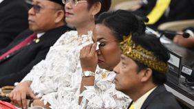 Suasana haru sempat mewarnai Sidang Tahunan MPR RI 2025 yang digelar di kompleks parlemen, Jakarta, Jumat. Sejumlah anggota parlemen tampak emosional saat menyaksikan tayangan video yang menampilkan capaian pemerintahan Presiden Prabowo Subianto.