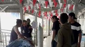 BPBD Kabupaten Poso memastikan seorang perempuan bernama Katrin Kande meninggal dunia setelah sebelumnya menjalani perawatan intensif di RS Poso akibat luka tertimpa reruntuhan bangunan gereja saat gempa magnitudo 5,8 mengguncang wilayah tersebut.