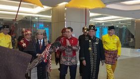 Menteri Kebudayaan Republik Indonesia, Fadli Zon menghadiri perayaan HUT ke-7 Batak Center 2025 di NT Tower Jakarta, pada Senin, 18 Agustus 2025. 