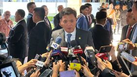  Ketua Komisi III DPR RI, Habiburokhman, menyampaikan bahwa pihaknya akan melibatkan sejumlah lembaga dan tokoh penting dalam pembahasan revisi Kitab Undang-Undang Hukum Acara Pidana (KUHAP) selama Masa Sidang Tahun 2025-2026. Di antara pihak yang ak