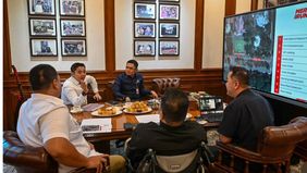 Sekretaris Kabinet (Seskab) Teddy Indra Wijaya menerima kunjungan Menteri Pemuda dan Olahraga (Menpora) Dito Ariotedjo untuk membicarakan perencanaan dan kesiapan ajang Merdeka Run 8.0K. Pertemuan ini berlangsung dalam rangkaian perayaan HUT ke-80 Ke