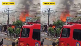 Petugas Damkar menerima laporan insiden tersebut pada pagi hari dan segera mengerahkan unit ke lokasi. Operasi pemadaman dimulai pukul 10.16 WIB, dan empat menit kemudian api berhasil dilokalisir agar tidak merembet lebih luas.