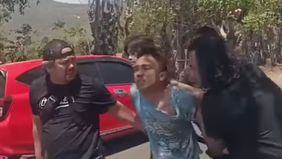 Beredar video penangkapan diduga Bripda Alvian Maulana Sinaga, anggota polisi yang menjadi buronan kasus pembunuhan sadis terhadap kekasihnya, Putri Apriyani.