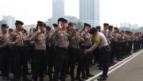 Sebanyak 1.250 personel gabungan yang terdiri dari Polri, TNI, dan Pemerintah Provinsi (Pemprov) DKI Jakarta diturunkan untuk mengawal jalannya aksi unjuk rasa di sekitar Gedung DPR/MPR RI. 