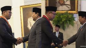 Presiden Prabowo Subianto menganugerahkan tanda kehormatan Bintang Mahaputera Pratama kepada dua wakil menteri, yakni Wakil Menteri Pertanian (Wamentan) Sudaryono dan Wakil Menteri Komunikasi dan Digital (Wamenkomdigi) Angga Raka Prabowo, dalam upac