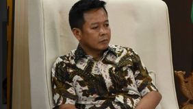 Komisi Pemberantasan Korupsi (KPK) memanggil Rektor Universitas Sumatera Utara sekaligus Guru Besar Ilmu Politik, Prof. Muryanto Amin, untuk dimintai keterangannya mengenai kasus dugaan korupsi proyek pembangunan jalan di Sumatera Utara yang tengah d