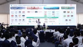 Persaingan ekonomi global harus siap dihadapi terutama oleh generasi muda Indonesia. 
