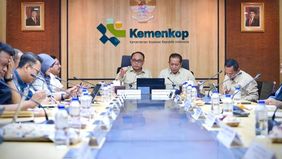 Kementerian Koperasi dan UKM (Kemenkop) bersama Kementerian Komunikasi dan Digital (Komdigi) menjalin kerja sama dalam rangka mendorong percepatan digitalisasi Koperasi Desa dan Kelurahan (Kopdes/Kel) Merah Putih. 