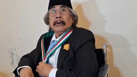 Jaja Miharja menuturkan pengalaman unik yang dialaminya dimana ia sempat dibayar dengan telur, saat manggung di Brebes Jawa Tengah.