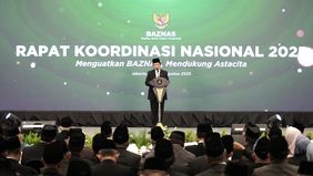 Menteri Agama RI Prof. Dr. KH. Nasaruddin Umar, MA., secara resmi membuka Rapat Koordinasi Nasional (Rakornas) BAZNAS 2025 di Jakarta, Selasa 26 Agustus 2025. Forum tahunan ini mengusung tema “Menguatkan BAZNAS, Menyukseskan Asta Cita” sebagai dukung