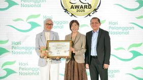 PT Pegadaian kembali menegaskan posisinya sebagai lembaga keuangan yang dekat dengan masyarakat, terbukti dengan terpilihnya Pegadaian sebagai penerima apresiasi pada ajang Service Quality Award & Pre Harpelnas 2025, yang digelar di Jakarta.