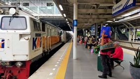 PT Kereta Api Indonesia (KAI) Daerah Operasi (Daop) 1 Jakarta memberhentikan sejumlah Kereta Api Jarak Jauh (KAJJ) di Stasiun Jatinegara pada Jumat, 29 Agustus 2025. Langkah ini diambil terkait adanya aksi unjuk rasa di kawasan Kwitang, Jakarta Pusat