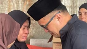 Direktur Utama GoTo, Patrick Walujo, hadir langsung di rumah duka almarhum Affan Kurniawan, pengemudi ojek online (ojol) yang meninggal dunia setelah terlindas kendaraan taktis (rantis) Brimob di kawasan Jakarta Pusat pada Kamis, 28 Agustus 2025.