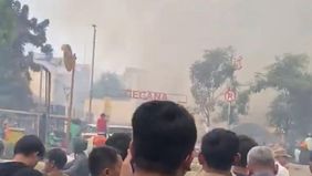 Gedung Markas Gegana yang berlokasi di Jalan Kramat Raya, Senen, Jakarta Pusat kebakaran pada Minggu sore, 31 Agustus 2025.