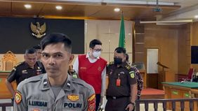 Pengadilan Negeri (PN) Bandung memutuskan untuk menunda sidang dalam perkara dugaan pencabulan dengan terdakwa dokter Priguna Anugerah Pratama. Penundaan tersebut terjadi karena adanya demonstrasi yang dinilai dapat memicu situasi tidak kondusif.