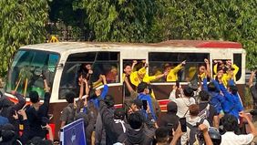 Koordinator Pusat Badan Eksekutif Mahasiswa Seluruh Indonesia (BEM SI), Muzammil Ihsan, mengimbau masyarakat agar tidak terhasut untuk melakukan aksi-aksi kekerasan atau tindakan anarkis saat menyampaikan aspirasi dalam demonstrasi. 