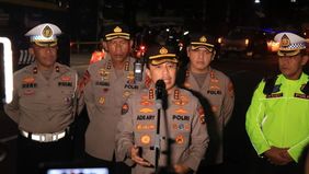  Polda Metro Jaya menyatakan siap untuk menjaga keamanan masyarakat dengan melaksanakan patroli gabungan berskala besar selama 24 jam di wilayah hukum mereka.