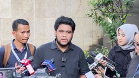 Sebelumnya, Polda Metro Jaya menangkap Direktur Lokataru Foundation Delpedro Marhaen (DMR). Delpedro ditangkap atas dugaan menghasut massa untuk melakukan kericuhan di sejumlah wilayah di Jakarta.