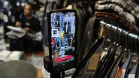 Wakil Menteri Komunikasi dan Digital (Wamenkomdigi) Nezar Patria menegaskan pihaknya siap berkoordinasi dengan TikTok untuk menindaklanjuti aspirasi pelaku Usaha Mikro, Kecil, dan Menengah (UMKM) terkait permintaan pengaktifan kembali fitur "LIVE".