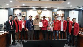 DPR kembali membuka ruang dialog bersama massa yang berdemo di depan Gedung DPR RI, Rabu 3 September 2025. Aspirasi dari massa diwakili oleh Gerakan Mahasiswa Nasional Indonesia (GMNI). 