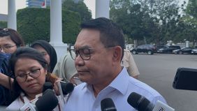 Penasihat Khusus Presiden Urusan Pertahanan Nasional, Dudung Abdurachman, menegaskan bahwa wacana penerapan darurat militer pasca demonstrasi anarkis tidak relevan untuk saat ini. 