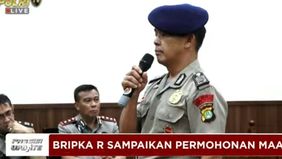 Bripka Rohmat disanksi tujuh tahun demosi.