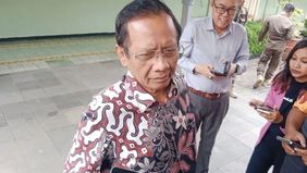 Mantan Menteri Koordinator Bidang Politik, Hukum, dan Keamanan (Menko Polhukam) Mahfud MD menegaskan bahwa apabila terbukti ada tindakan yang mengarah pada makar di balik gelombang aksi massa di berbagai daerah, aparat harus segera menindak pelakunya