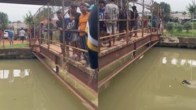  Suasana di kawasan Jalan Kalimalang Raya, Jakarta Timur, mendadak geger setelah warga menemukan sesosok mayat yang diduga berjenis kelamin laki-laki pada Sabtu sore.