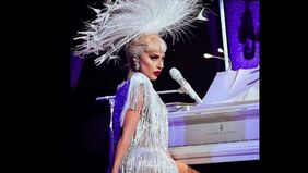 Lady Gaga berhasil meraih penghargaan Artis Terbaik Tahun Ini dalam ajang MTV Video Music Awards (VMA) 2025 yang digelar pada Minggu,7 September 2025 malam.