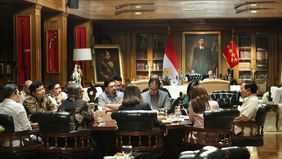 Presiden RI Prabowo Subianto berkomitmen fokus atasi kesulitan lapangan kerja. Ia mengatakan pemerintah telah memperluas potensi besar lapangan kerja di berbagai sektor untuk masyarakat Indonesia
